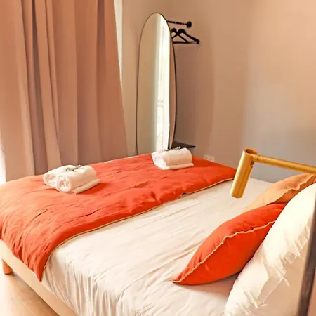 Les De Laure - L'eden Romantique, Hotes, Prive, Couloir De Nage, Adults Only Отель типа 