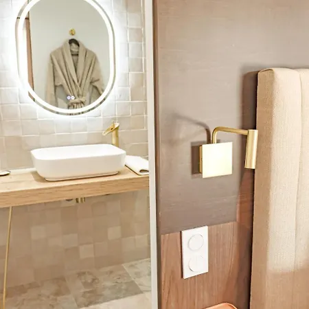 Les De Laure - L'eden Romantique, B&b, Privatif Et Petit Dejeuner, Couloir De Nage, 10mn Carcassonne (adults Only)