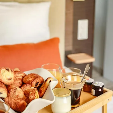 Panzió Les De Laure - L'eden Romantique, B&b, Privatif Et Petit Dejeuner, Couloir De Nage, 10mn Carcassonne (adults Only)