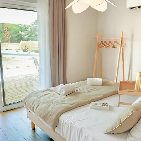 Panzió Les De Laure - L'eden Romantique, B&b, Privatif Et Petit Dejeuner, Couloir De Nage, 10mn Carcassonne (adults Only)