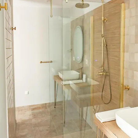Les De Laure - L'eden Romantique, B&b, Privatif Et Petit Dejeuner, Couloir De Nage, 10mn Carcassonne (adults Only) Panzió Malves-en-Minervois