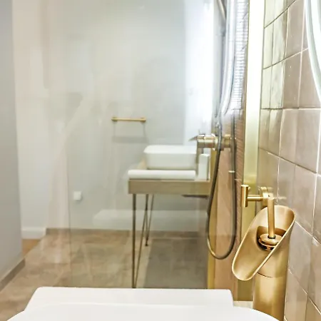 Les De Laure - L'eden Romantique, Hotes, Prive, Couloir De Nage, Adults Only Отель типа 