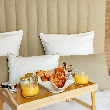 Les De Laure - L'eden Romantique, B&b, Privatif Et Petit Dejeuner, Couloir De Nage, 10mn Carcassonne (adults Only)