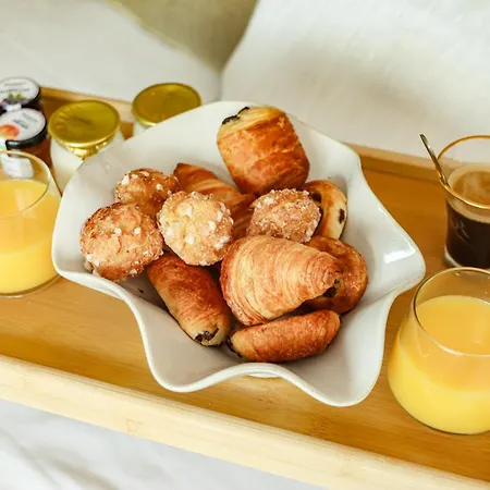 Les De Laure - L'eden Romantique, B&b, Privatif Et Petit Dejeuner, Couloir De Nage, 10mn Carcassonne (adults Only) Panzió