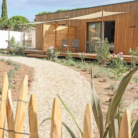 Les De Laure - L'eden Romantique, Hôtes, Privé, Couloir De Nage, Adults Only Bed & Breakfast