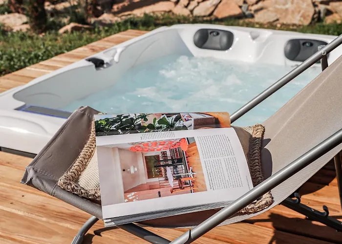 Les De Laure - L'eden Romantique, Hôtes, Privé, Couloir De Nage, Adults Only 3*