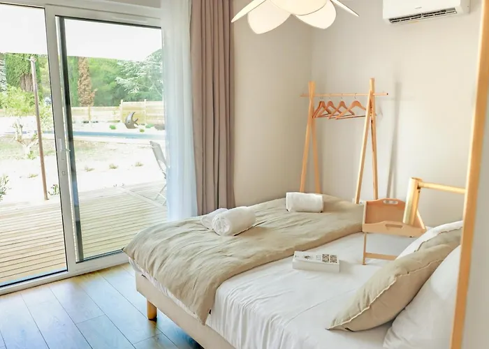 Bed and breakfast Les De Laure - L'eden Romantique, Hôtes, Privé, Couloir De Nage, Adults Only