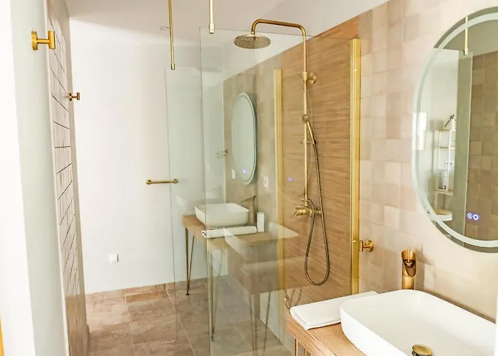 Bed and breakfast Les De Laure - L'eden Romantique, Hôtes, Privé, Couloir De Nage, Adults Only 3*