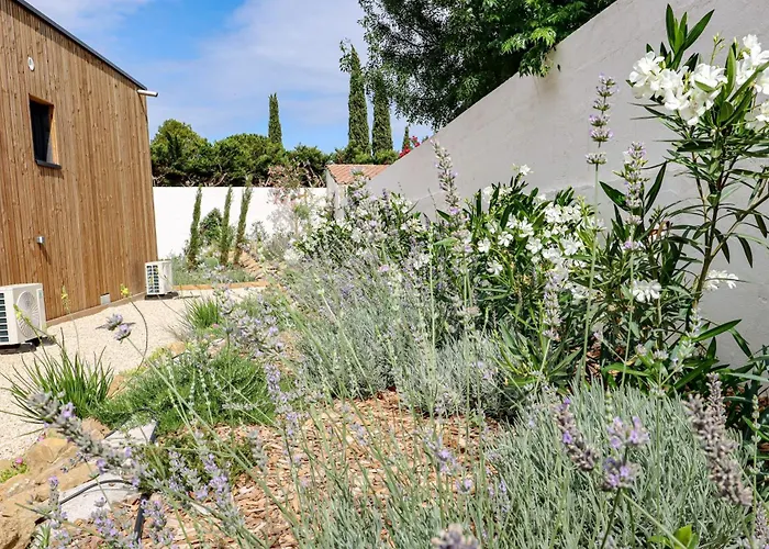 Bed and breakfast Les De Laure - L'eden Romantique, Hôtes, Privé, Couloir De Nage, Adults Only