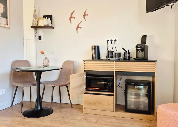 Bed and breakfast Les De Laure - L'eden Romantique, Hôtes, Privé, Couloir De Nage, Adults Only 3*
